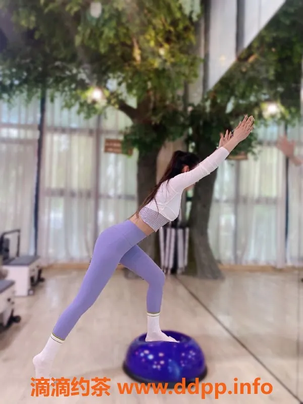 深圳楼凤资源信息,龙华薇薇安，优质服务，只需900p起！