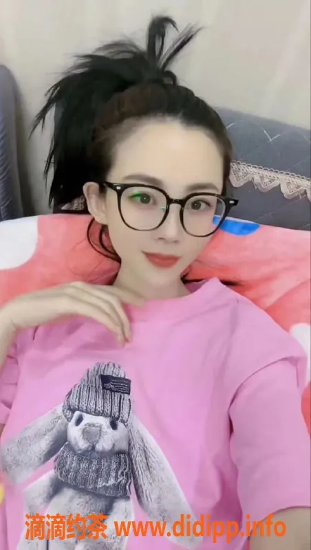 武汉楼凤-洪山区27岁白皮肤御姐芯芯，168高D胸，服务全享