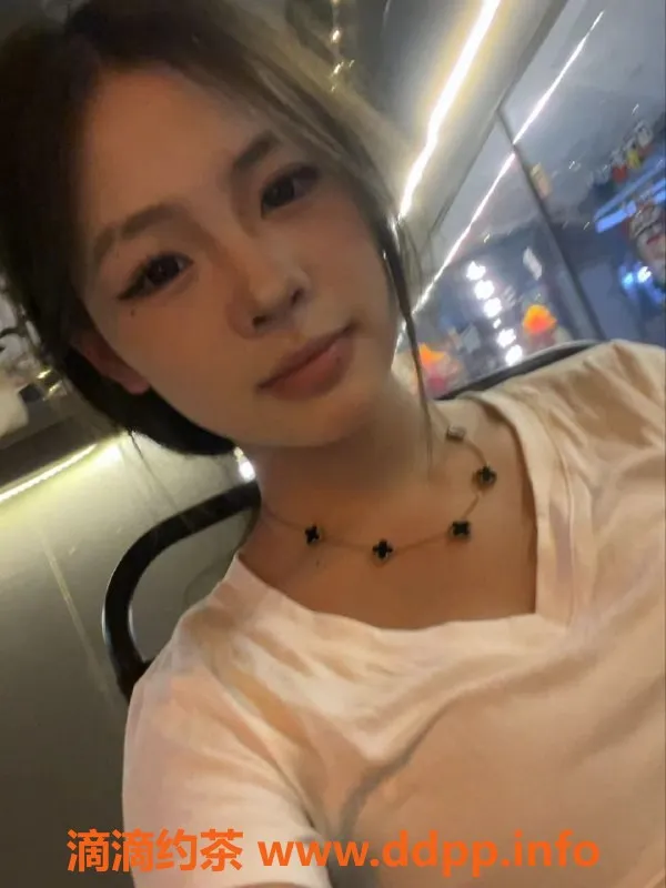 成都楼凤-成华区舒瑶 165cm蜜桃臀18岁颜值车