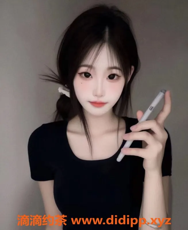 成都楼凤-武侯区小雪，550元高颜值小妹，耐看服务好