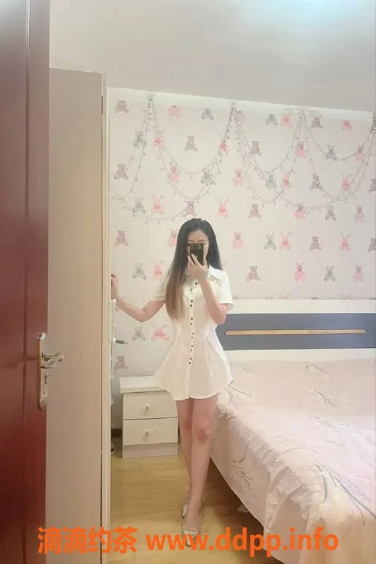 成都楼凤-高升桥28岁御姐幺妹儿，胸推3T服务，体验优惠价900