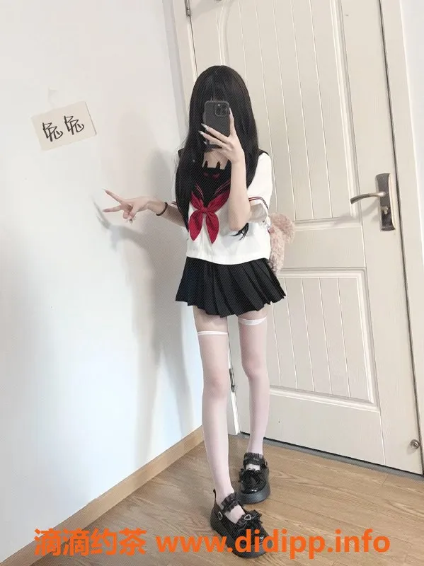 南京楼凤-南站嫩妹兔兔，19岁160 80C，课费8P起