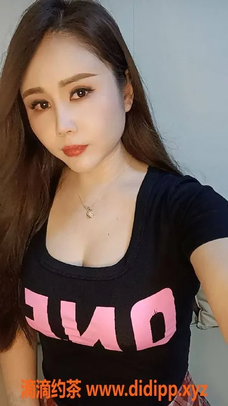 广州楼凤-白云少妇琪琪，450元舌吻服务