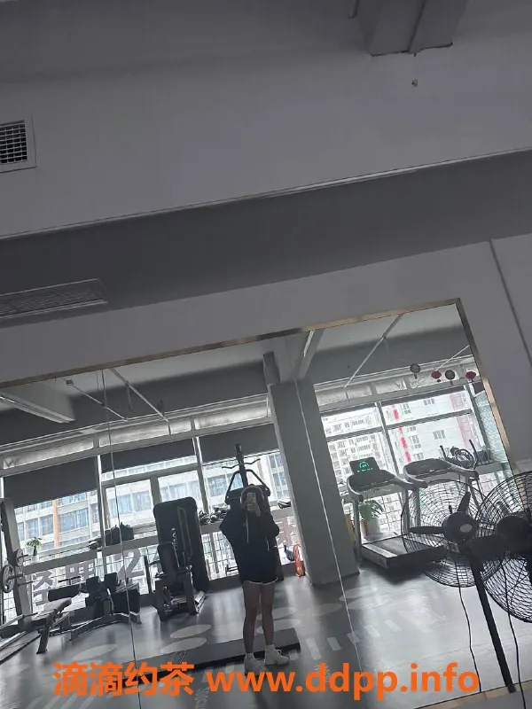 成都楼凤-锦江区嫩妹李婉婉，超值服务仅5p起