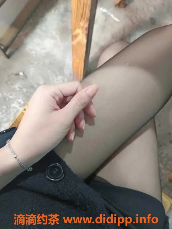 广州楼凤资源信息,26岁白云江夏兼职小姐，身高160cm，价位透明