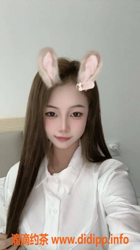 长沙楼凤-天心区上官婉儿，19岁，162高，95身材，C+杯