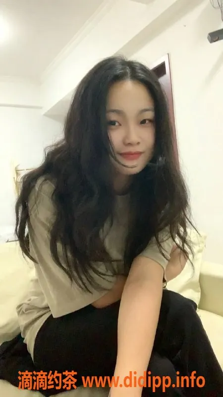 广州楼凤-荔湾小鸭，500元热情服务，已视频验证