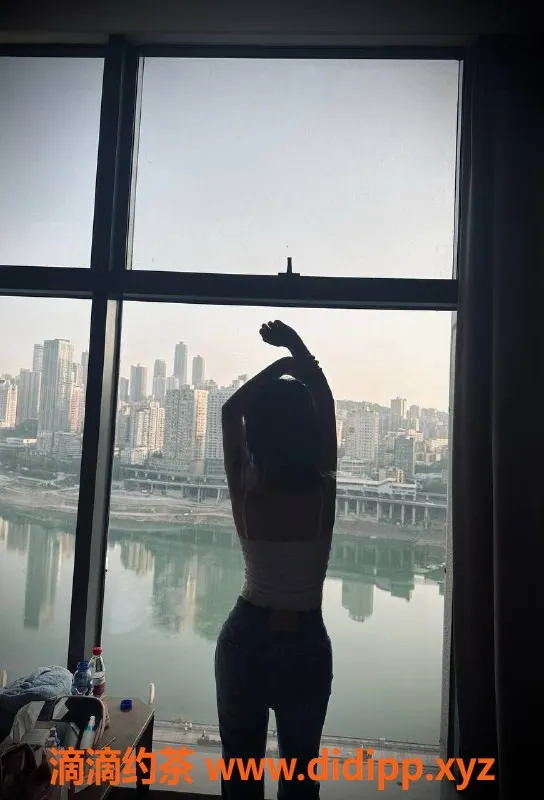 成都楼凤-成都小琪，17岁嫩妹，身高162，服务全，500一次