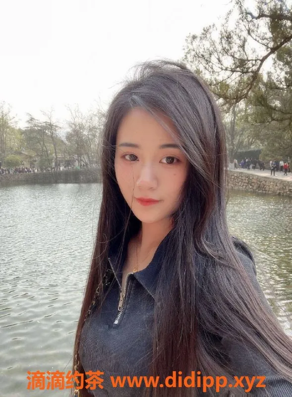 深圳楼凤-龙岗萌萌，课费800p，1500pp服务超值