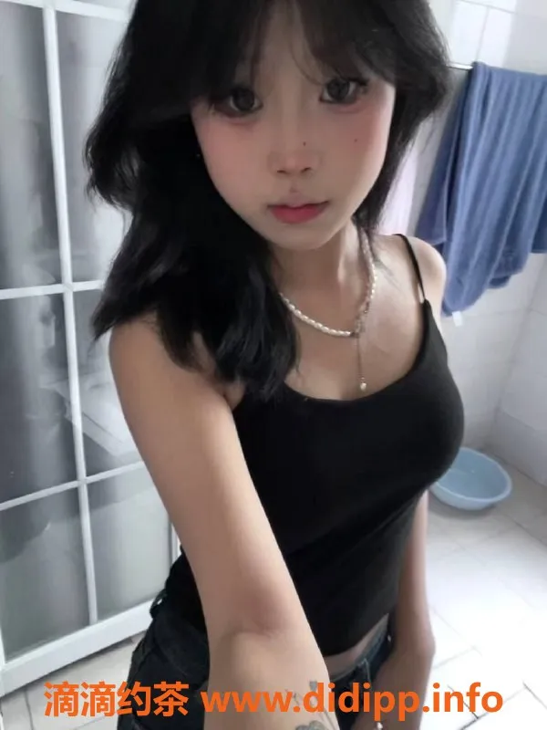 成都楼凤-成华区小花生，163筷子腿，青春女友感，超nice!