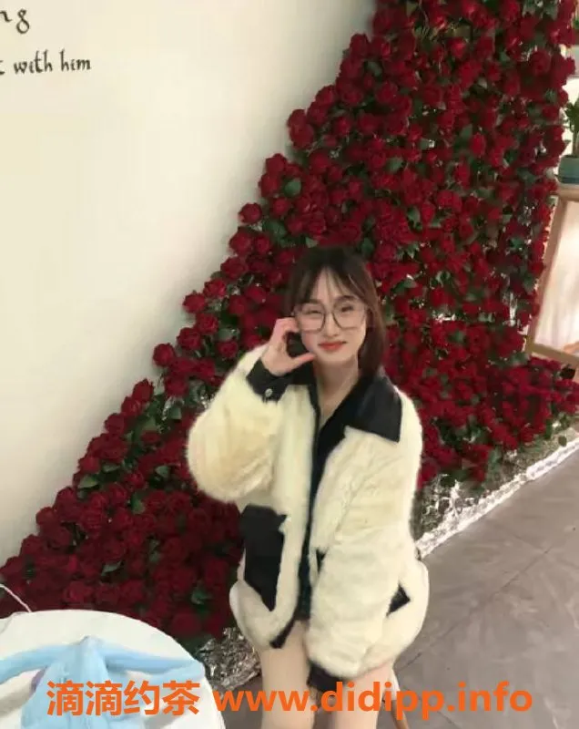 长沙楼凤-雨花18岁团子，身高164，400p激情服务