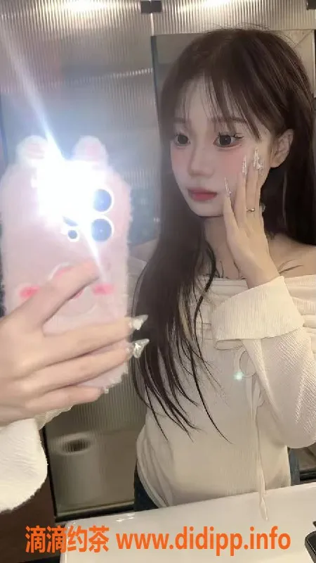 成都楼凤-成华区小矮矮大奶妹笑笑，身高155，500性价比超赞！