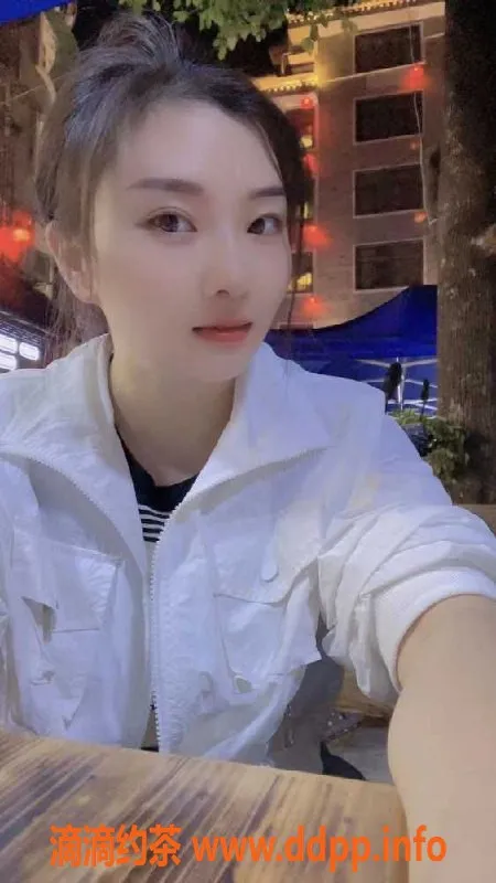 广州楼凤资源信息,广州白云老师小情，28岁162cm，35D服务超赞！