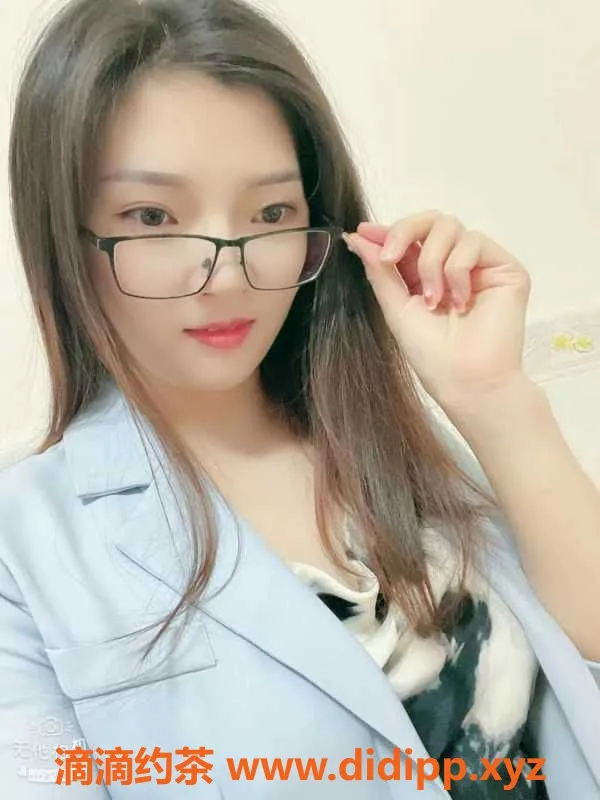 广州楼凤-广州白云老师小情，28岁162cm，35D服务超赞！