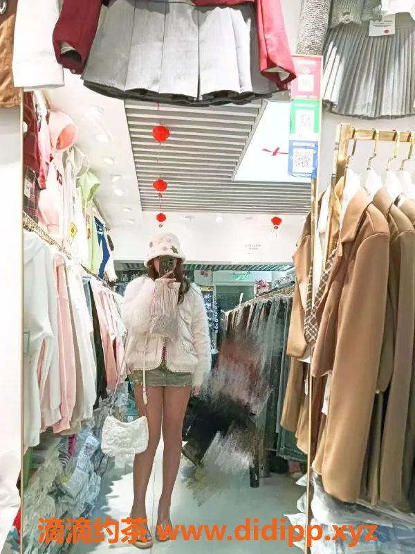 成都外围资源信息,成都朵朵 15岁 157cm 80斤 清纯服务超满意