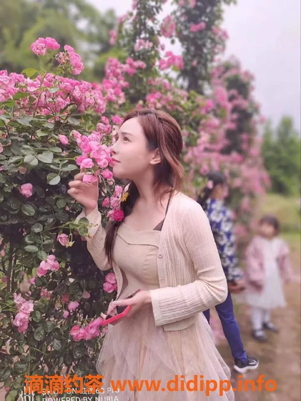 成都楼凤-青羊区妃菲，少妇车服务，超值体验！