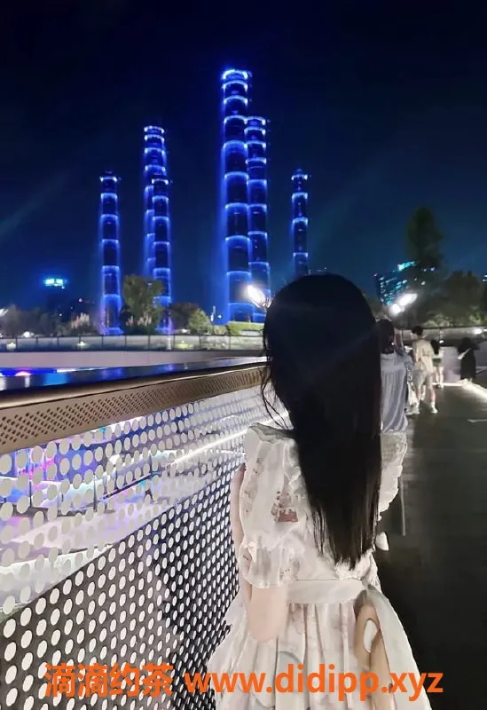 成都楼凤-成都小星16岁娇小萝莉，包夜2800元