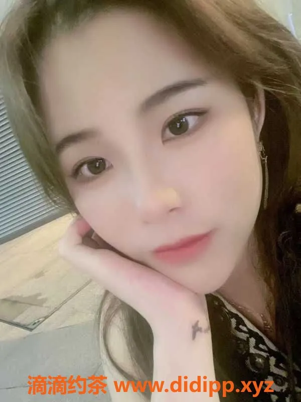 广州楼凤资源信息,天河岗顶小芸，22岁160cm，48斤精致服务