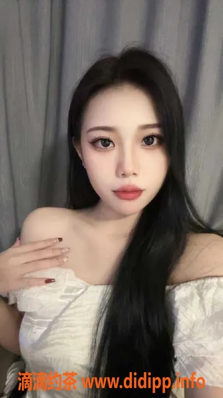 广州楼凤-三溪嫩妹昕儿，20岁165cm，体验超值服务