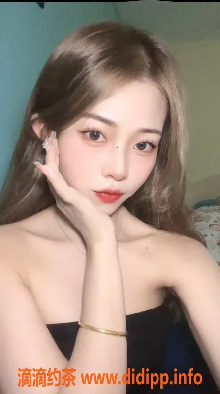 深圳楼凤-龙华小冉，超级嫩妹，千元包夜等你来体验！