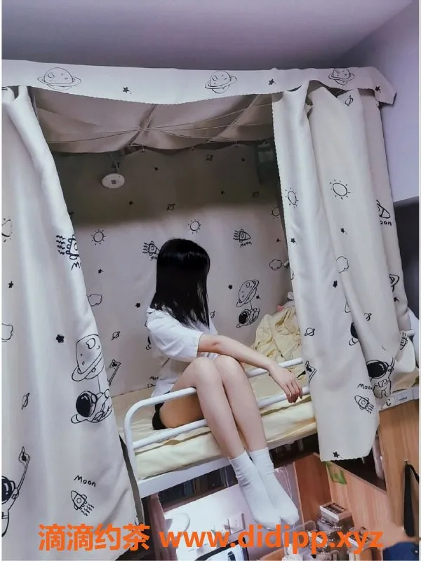 上海楼凤资源信息,闵行嫩妹安慕希，18岁，36C，700元起