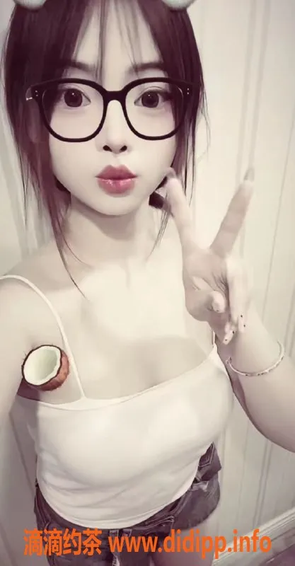 上海楼凤-闵行嫩妹安慕希，18岁，36C，700元起