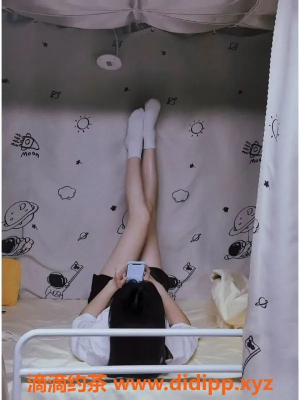 上海楼凤-闵行嫩妹安慕希，18岁，36C，700元起