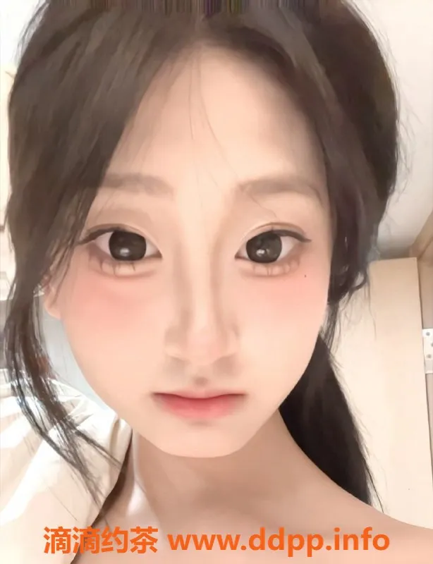 成都楼凤-17岁小欲，171cm排骨精，800元体验清纯与调教