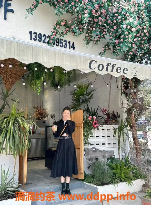 成都楼凤-成都20岁怡妹，171cm匀称身材，服务优质