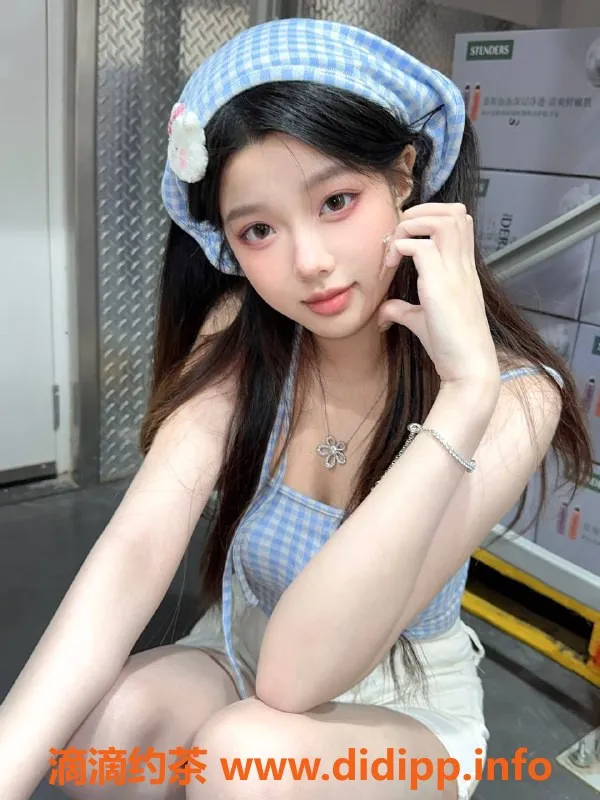 上海楼凤-静安小小鱼，168身高C罩杯，1600起价