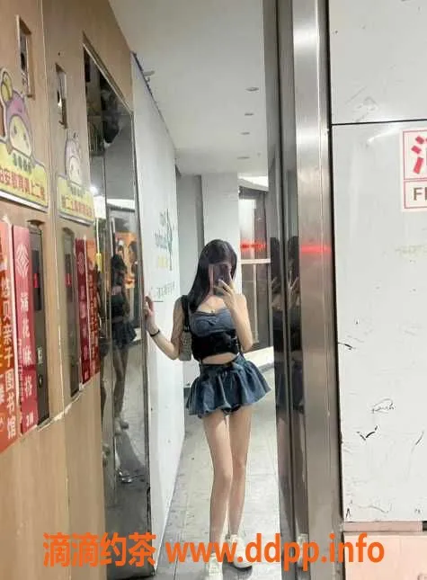 广州楼凤-广州黄埔欣怡，20岁嫩妹，身高163，初体验500元