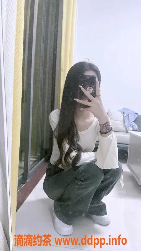 广州楼凤-天河小月儿，20岁163cm，热情服务尽享翘臀推