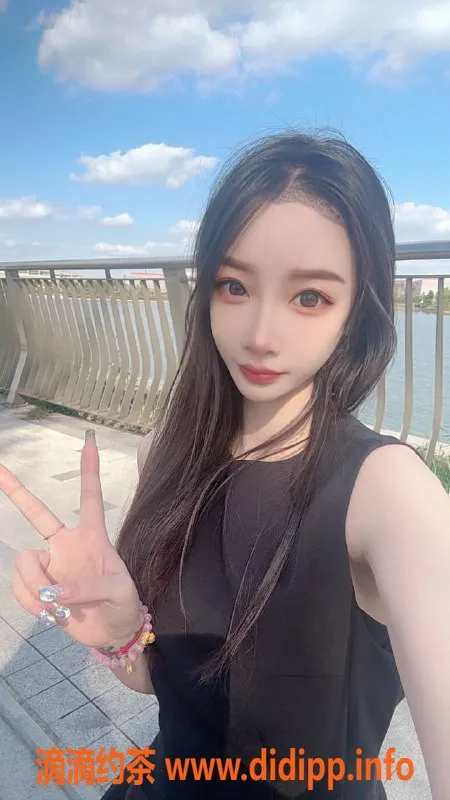 深圳楼凤-福田uu老师，165cm、22岁、46kg，服务超好！