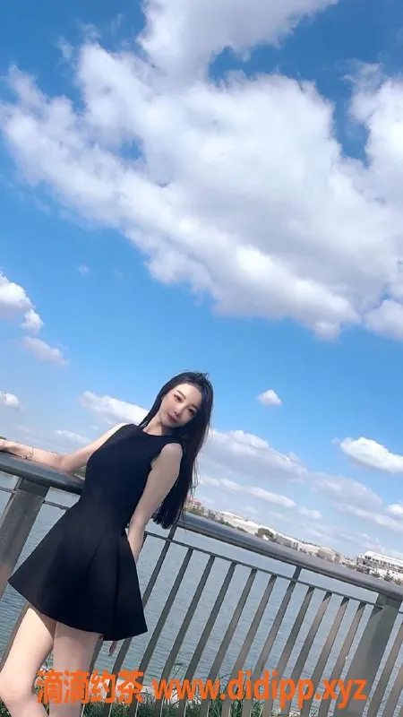 深圳楼凤-福田uu老师，165cm、22岁、46kg，服务超好！