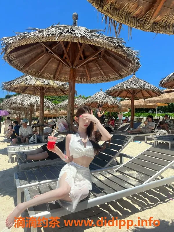 深圳楼凤-龙华美羊羊，大胸御姐，包夜服务仅P2000！