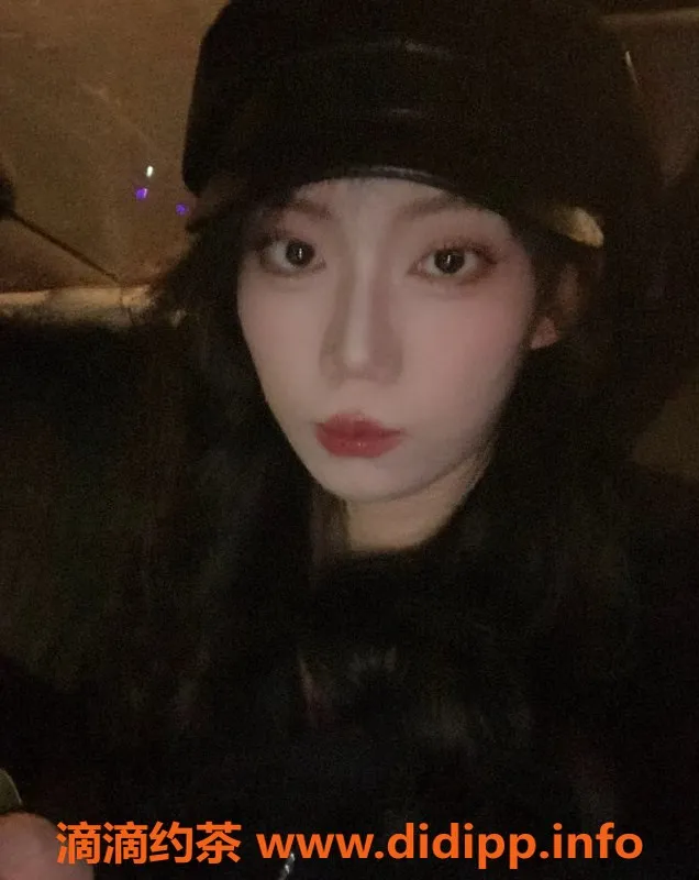 成都上门服务-成都19岁高挑嫩妹荷花，600元起包夜2400元