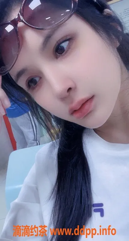 深圳楼凤资源信息,龙华白漂亮，162cm E杯，服务价低至1300