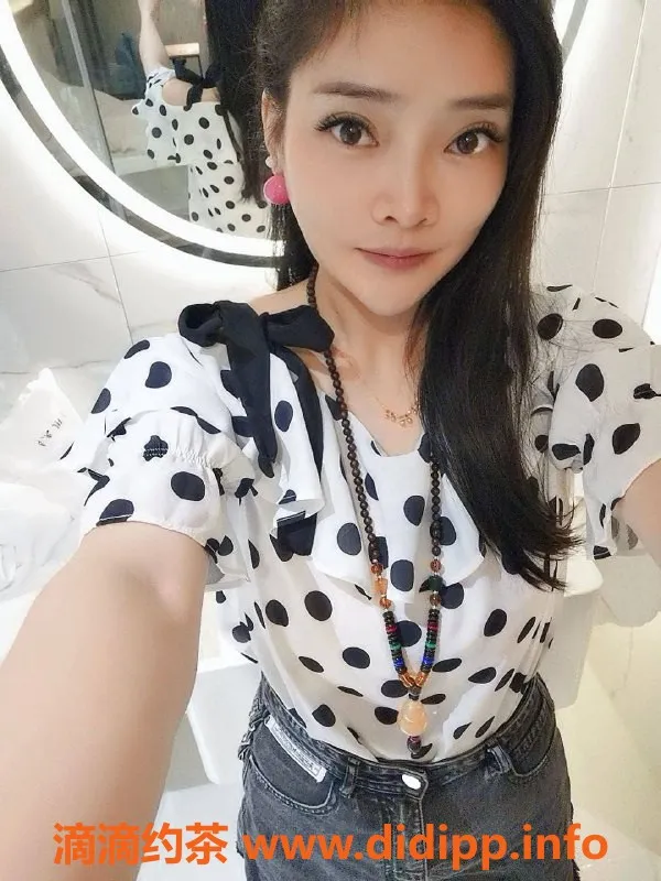 广州楼凤-白云区艺名李小璐，800元体验服务