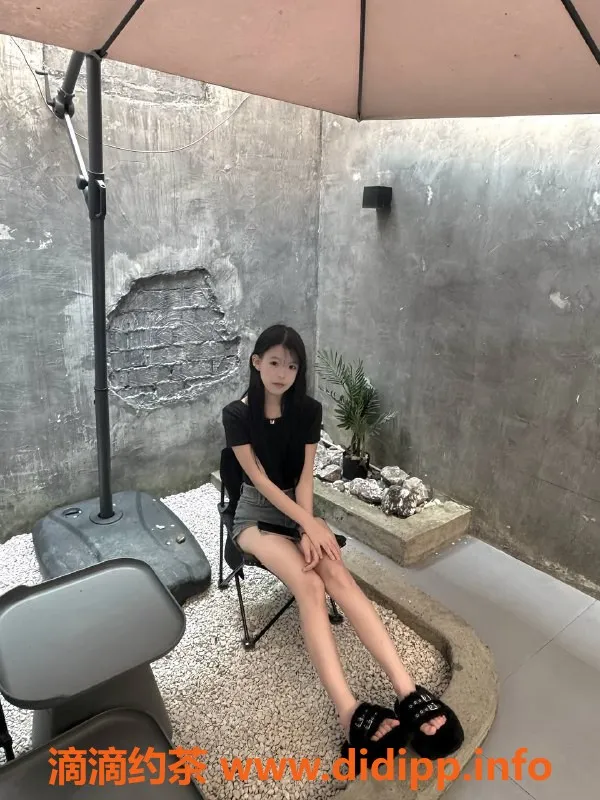 深圳楼凤资源信息,龙华萱萱，800元视频认证，超值享受！