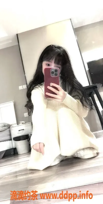 成都楼凤-19岁娇小萝莉幼楚，600元包夜安排！