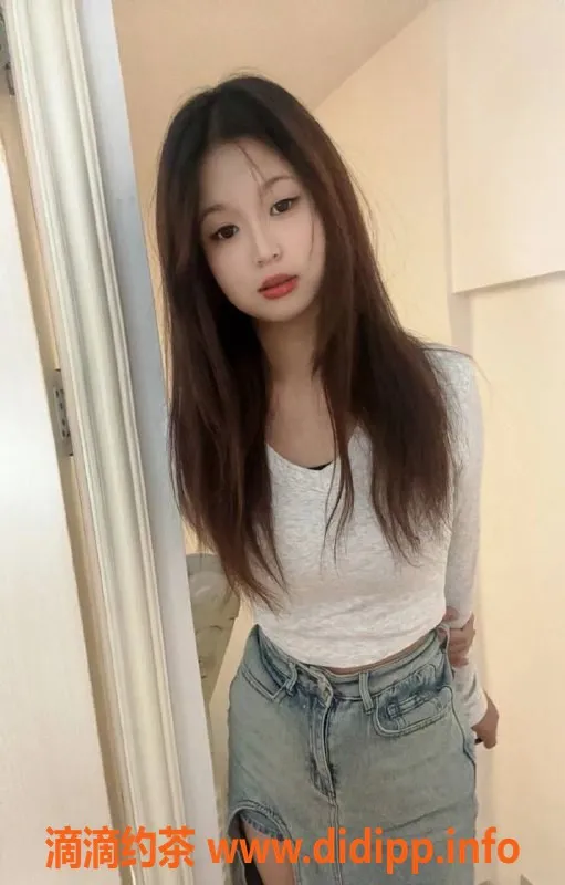 广州楼凤资源信息,番禺御姐舒芙，舌吻服务仅需700p