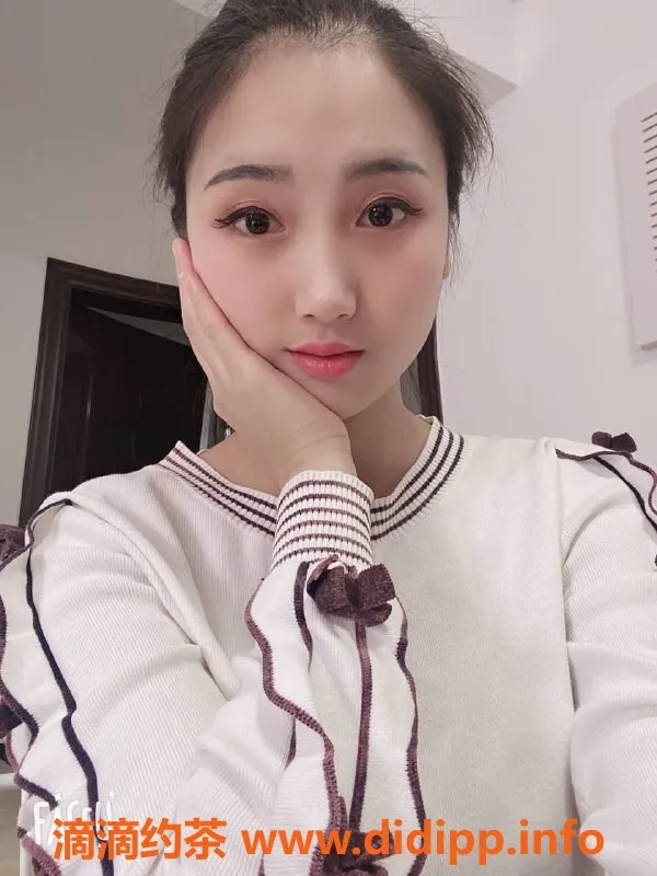 成都楼凤-成华区21岁嫩妹，身高161，深喉口技在线