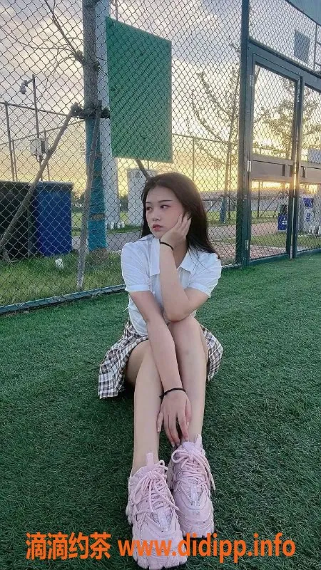 成都楼凤-成都曼曼，20岁，身高162，服务型嫩妹