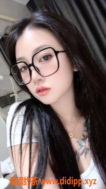 成都楼凤-成都曼曼，20岁，身高162，服务型嫩妹