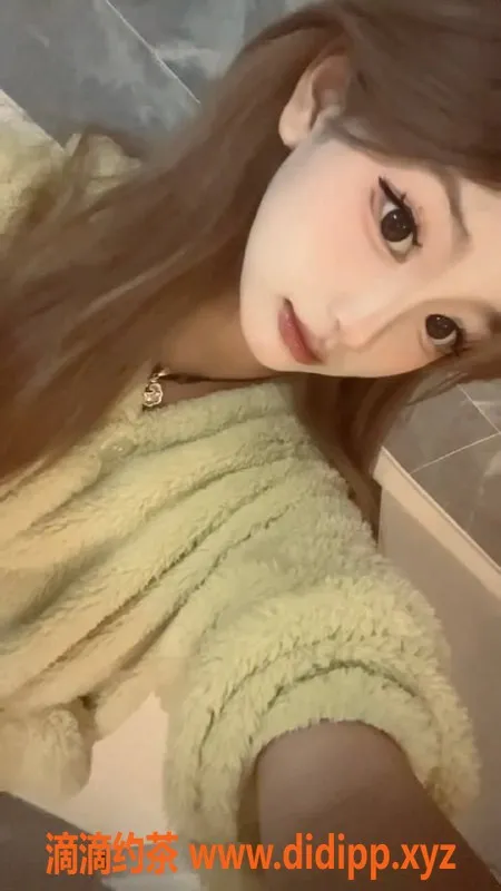 成都楼凤-成华区小影，18岁甜美萝莉，93斤，身材匀称