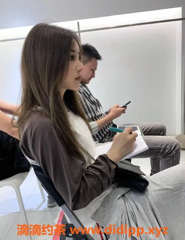 深圳楼凤-深圳南山小Q，御姐大胸可包夜，性价比高