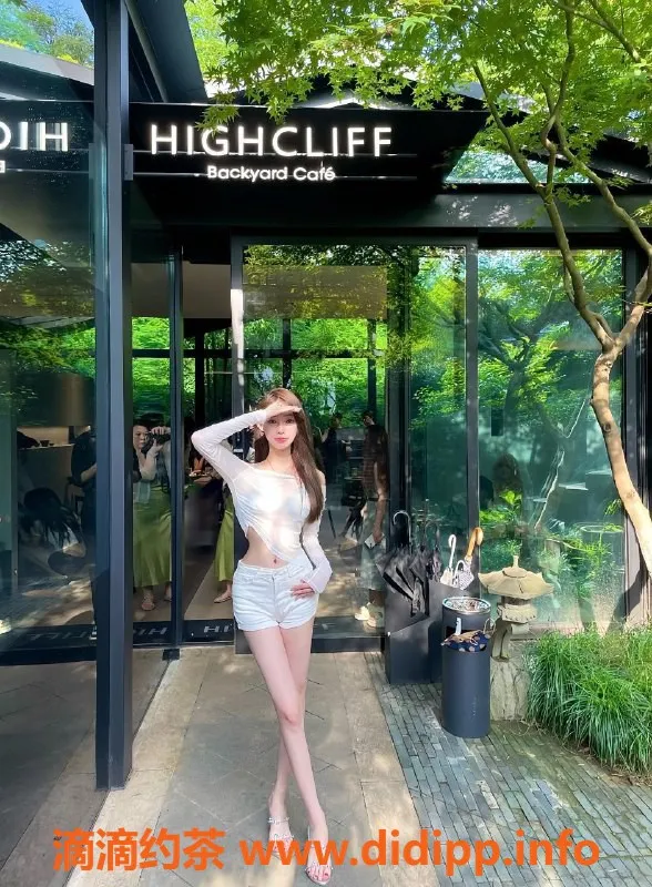 上海楼凤资源信息,上海小六六，天然C胸围，甜美迷人，22岁