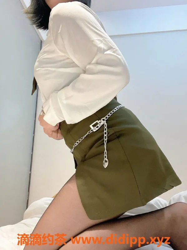 杭州上门服务-姐妹花蓝蓝白白，SM双飞服务，24岁起！