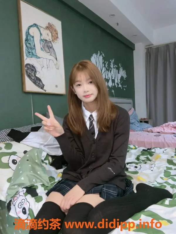 成都楼凤资源信息,成华区18岁白虎嫩妹165cm A罩杯服务