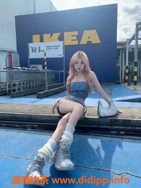 东莞楼凤-素质女青年，162cm，胸围38D，服务多样，价格合理